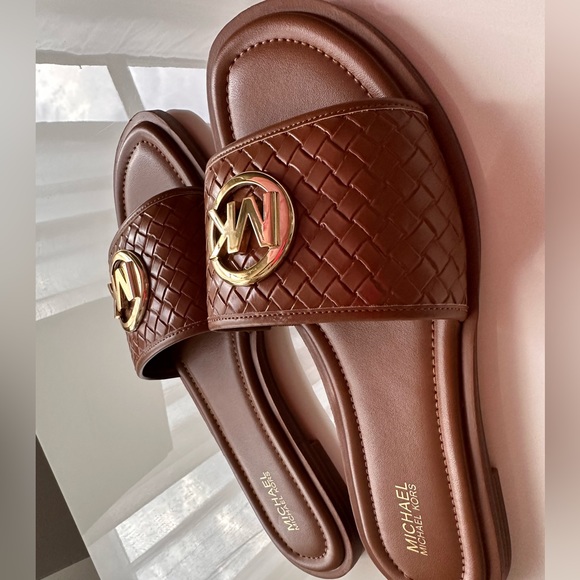 Michael Kors Hayworth Braided Brown Leather slides with Logo Plaque - Picture 3 of 4